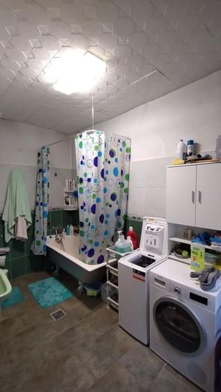 Casă individuală cu 7 camere cu Canalizare în Faleza Nord