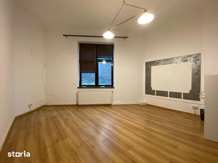 Apartament cu 4 camere, mobilat în Dacia