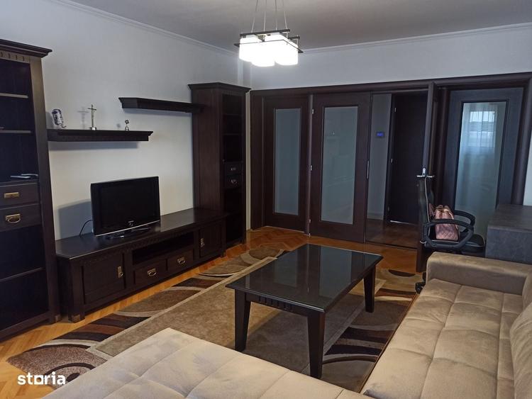 Apartament cu 3 camere decomandat în Ultracentral