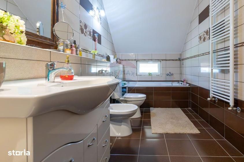 Casă cu 4 camere cu Teren 144 Mp în Măgura