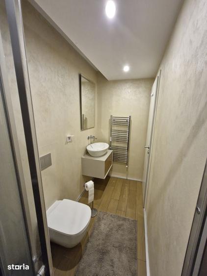 Apartament cu 3 camere în Tractorul