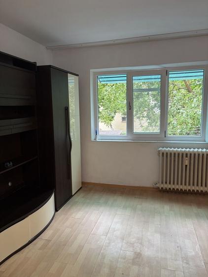 Garsonieră nedecomandată în Nicolina
