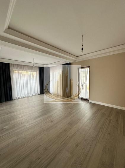 Duplex cu 4 camere cu Canalizare în Săcălaz