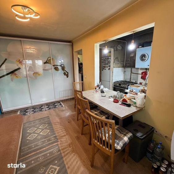 Apartament cu 3 camere în Săsar