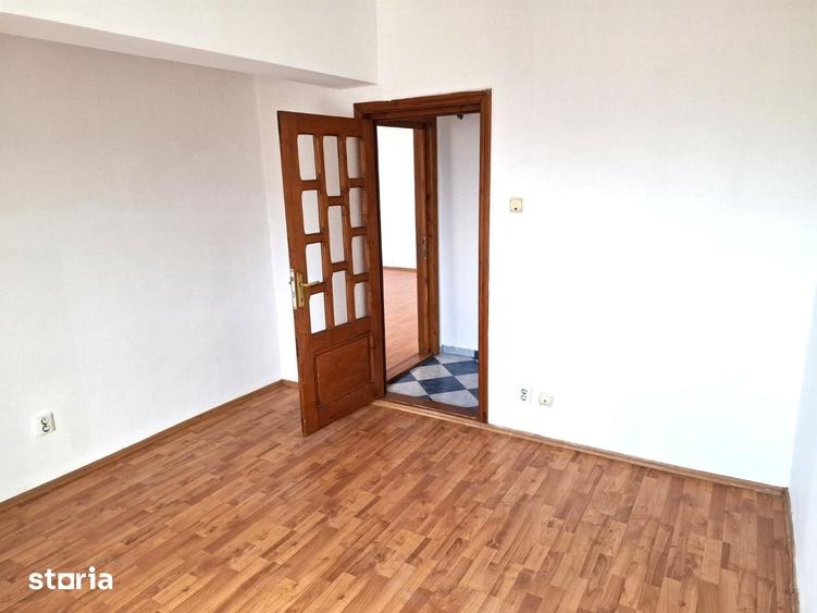 Apartament cu 4 camere decomandat în Ultracentral