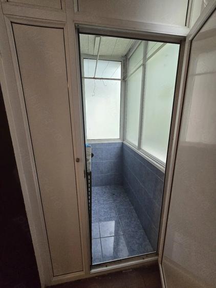 Apartament cu 3 camere semidecomandat în Titan