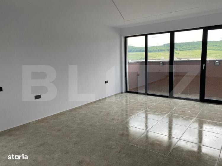 Apartament cu 4 camere, mobilat în Central