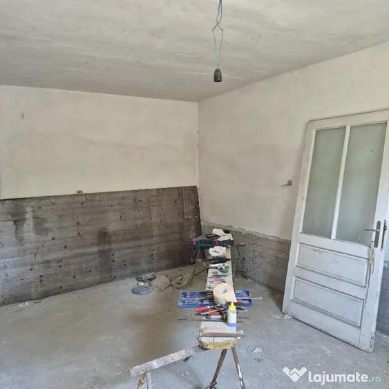 Coas, casa la rosu - 2