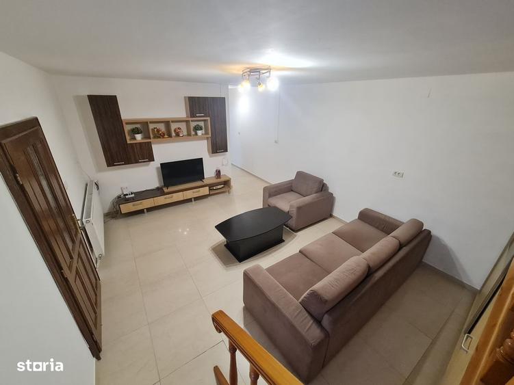 Casă cu 4 camere decomandat în Central