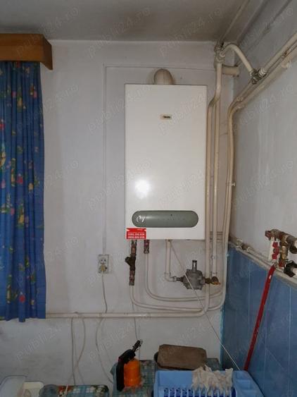 Casă cu 9 camere cu Teren 7500 Mp în Central