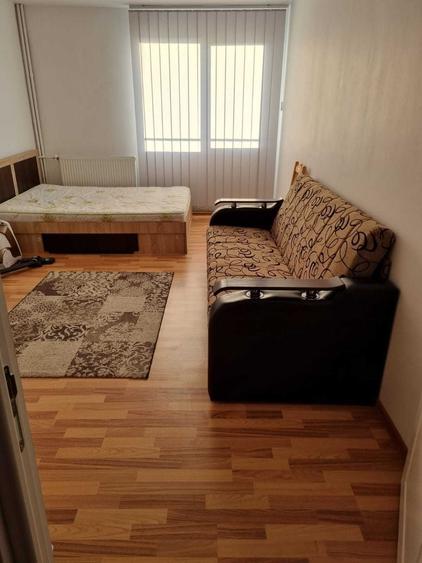 Apartament cu 2 camere decomandat în Piața Unirii