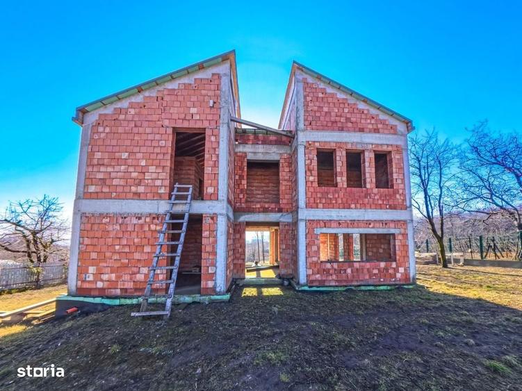 Casă cu 4 camere în Fântânele