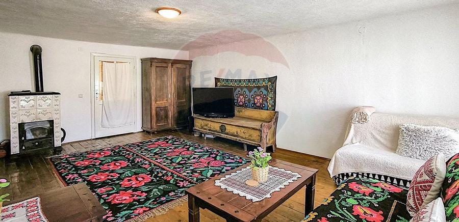Casă individuală cu 4 camere cu Teren 1631 Mp în Șomartin