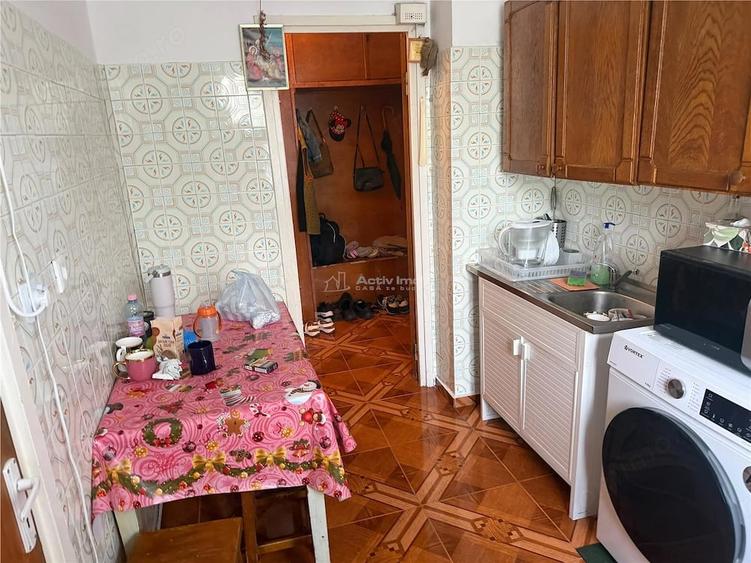 Apartament cu 3 camere decomandat în Ozana