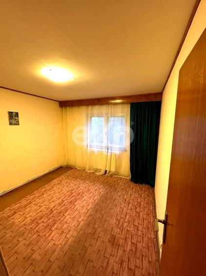 Apartament cu 2 camere decomandat în Eremia