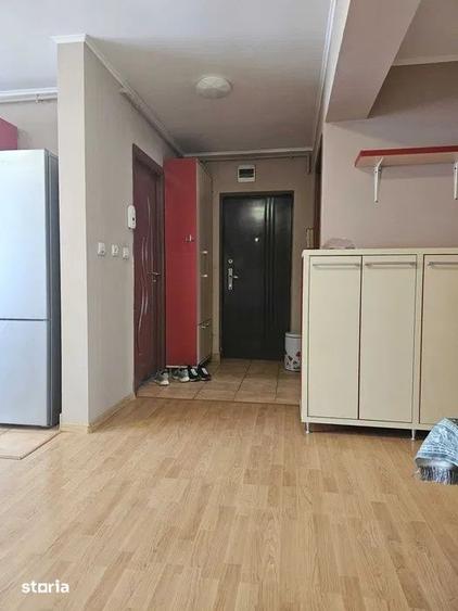 Apartament cu 3 camere, mobilat în Florești