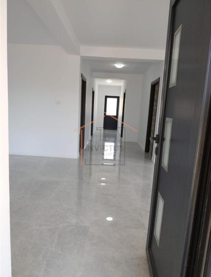 Casă individuală cu 4 camere cu Canalizare în Câmpineanca