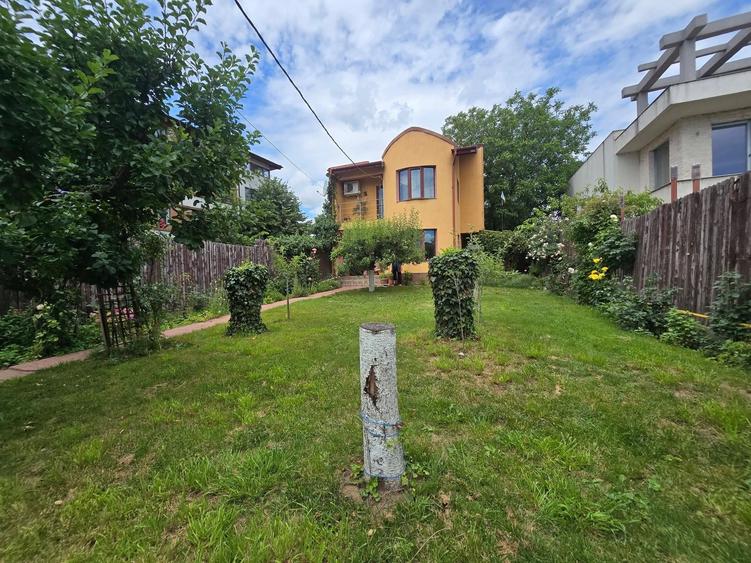 Casă individuală cu 4 camere cu Canalizare în Dobroești