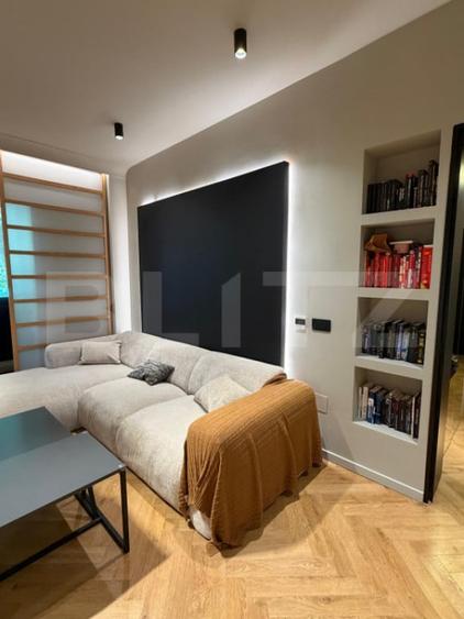 Apartament cu 4 camere decomandat în Est
