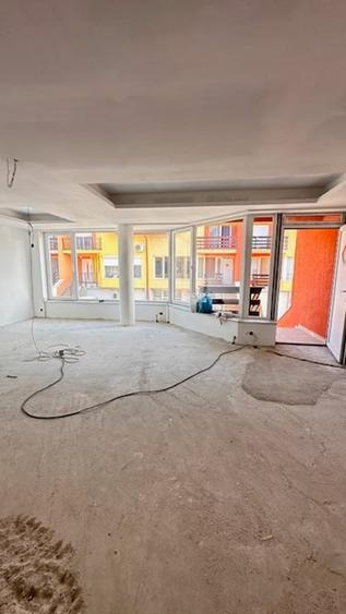 Duplex cu 4 camere cu Canalizare în Exterior Vest