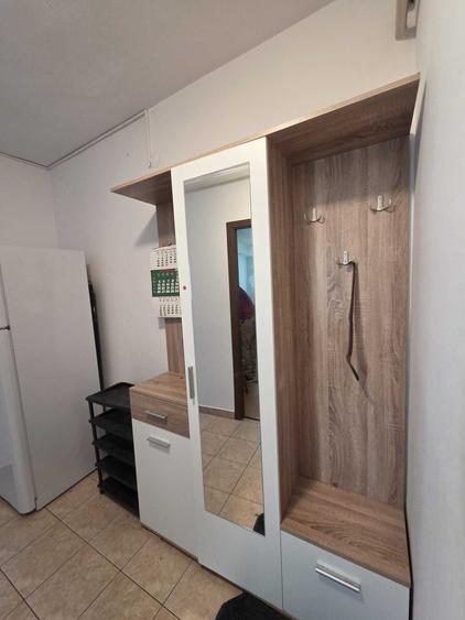 Inchiriez apartament mobilat, situat pe Bulevardul Carol, aproape de Universitate, la etajul 4/7 - 10
