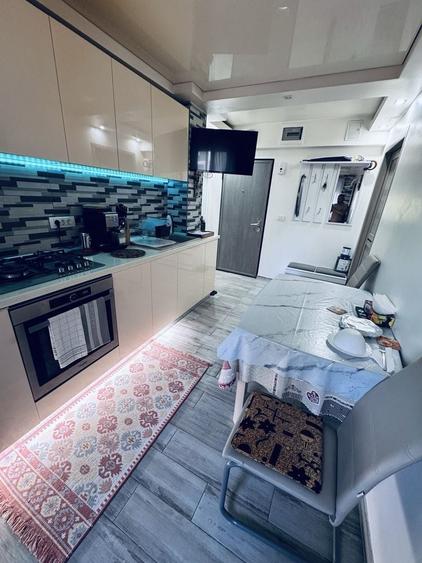 Apartament cu 3 camere decomandat în Tomis Nord