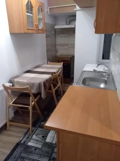 Garsonieră decomandată în Central