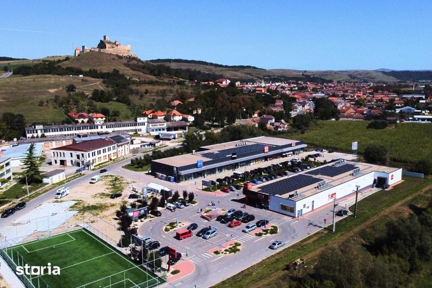 Teren de 7500 mp, în Central