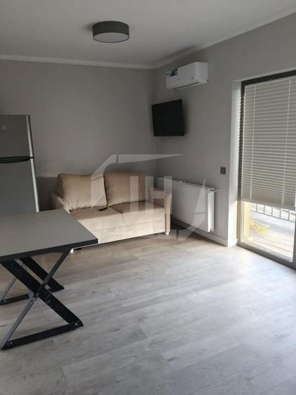 Apartament cu 2 camere semidecomandat, mobilat în Dâmbul Rotund