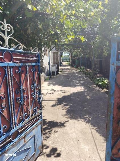 Casă cu 4 camere cu Teren 741 Mp în Podari