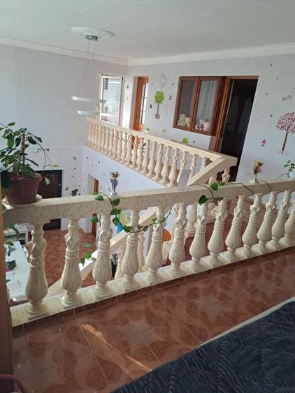 Casă individuală cu 5 camere cu Garaj în Berceni