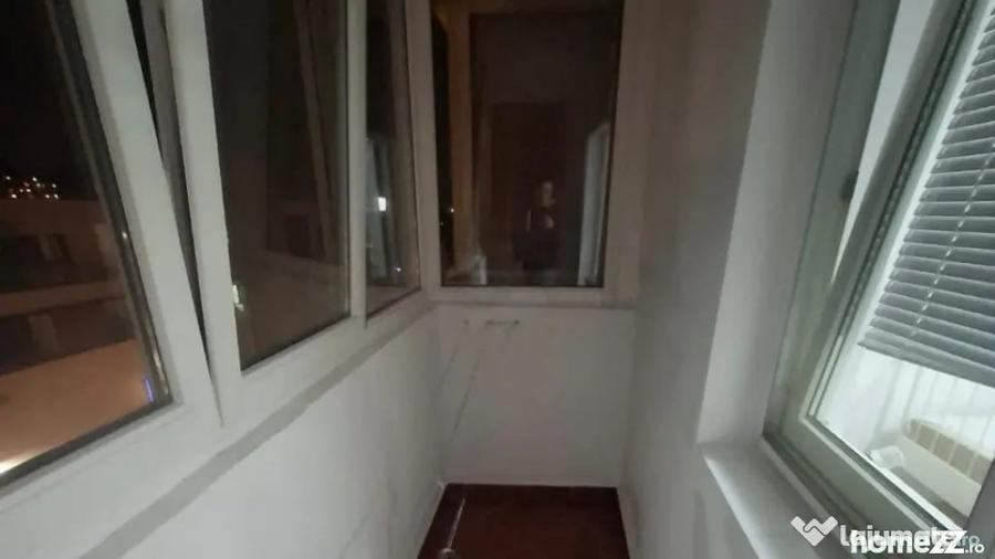 Apartament cu 3 camere decomandat în Lacul Tei