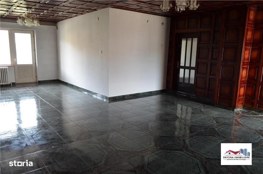 Casă cu 4 camere în Central