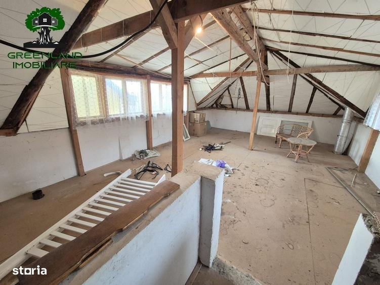Casă cu 4 camere în Podul de Fier