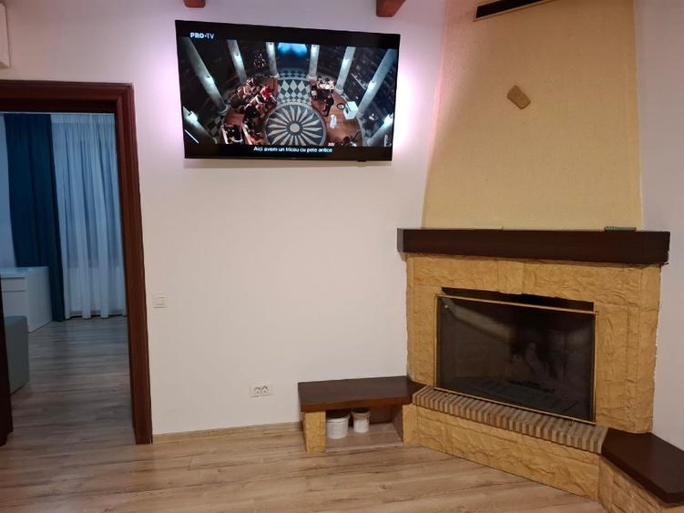 Apartament cu 3 camere decomandat, mobilat în Central