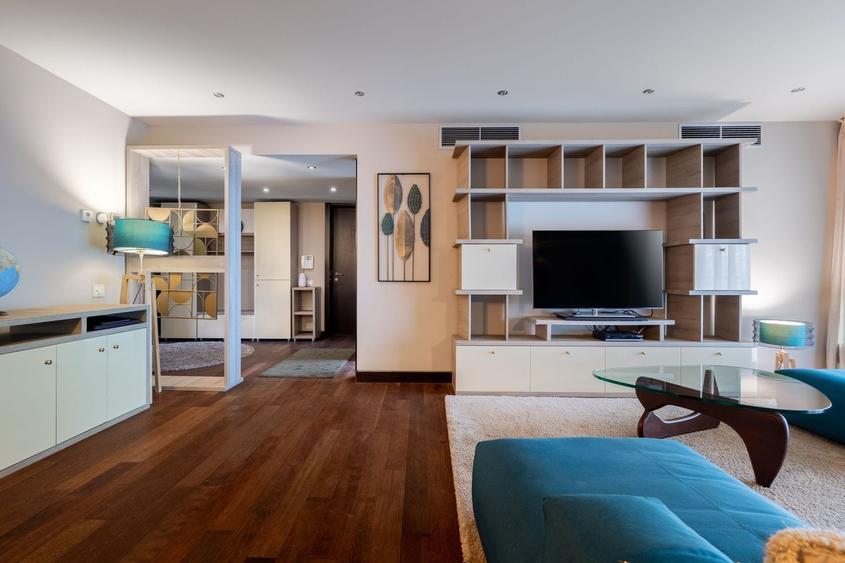 Apartament cu 3 camere decomandat, mobilat în Arcul de Triumf