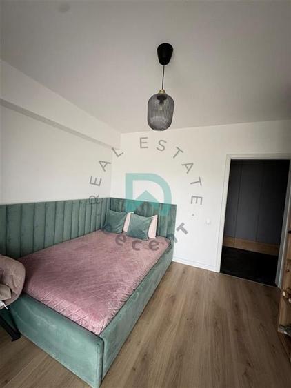Apartament cu 3 camere decomandat, mobilat în Tractorul