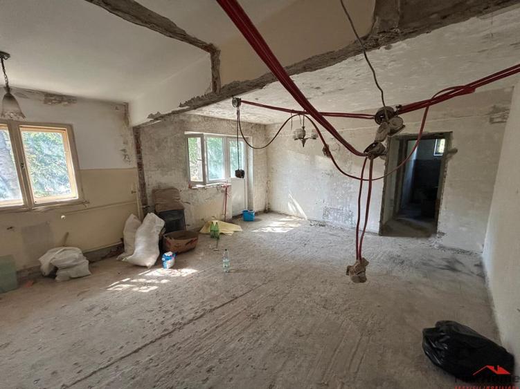 Apartament cu 2 camere decomandat în Central