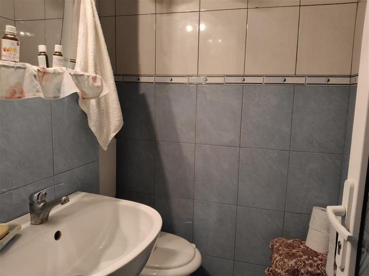 Apartament cu 3 camere decomandat în Barieră