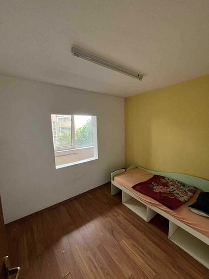 Apartament cu 4 camere decomandat în Gojdu