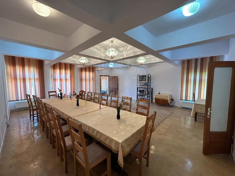 Casă cu 9 camere cu Teren 512 Mp în Boldești