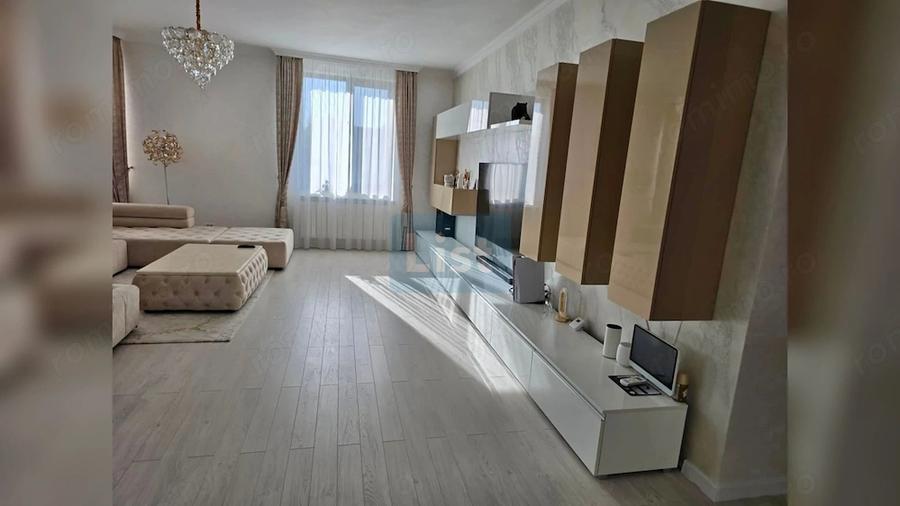Casă cu Teren 1000 Mp în Central