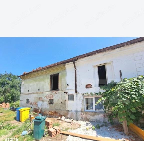 Casă cu Teren 237 Mp în Cristian