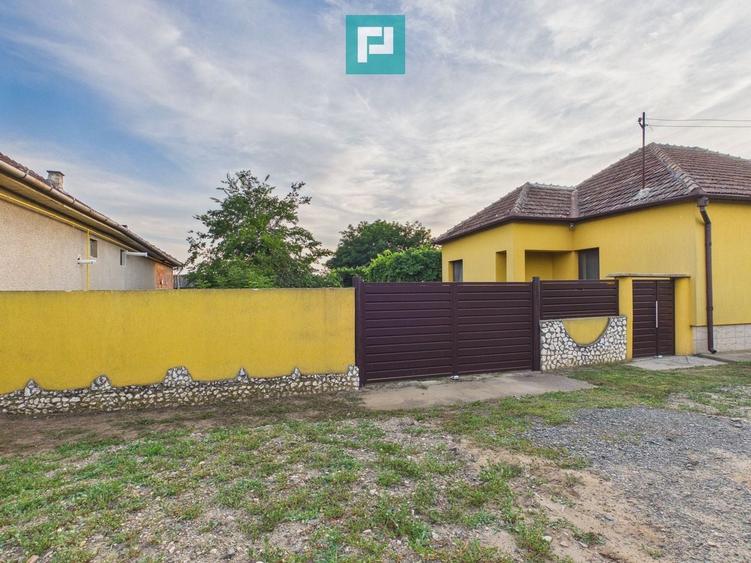 Casă individuală cu 4 camere cu Canalizare în Macea