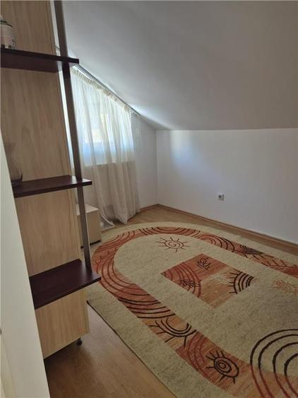Casă individuală cu 4 camere cu Teren 400 Mp în Semicentral