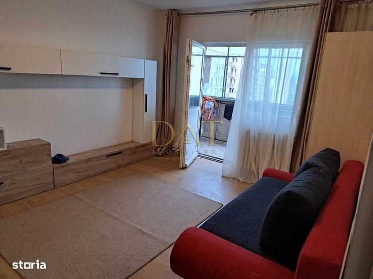 Apartament cu 3 camere decomandat în Florești