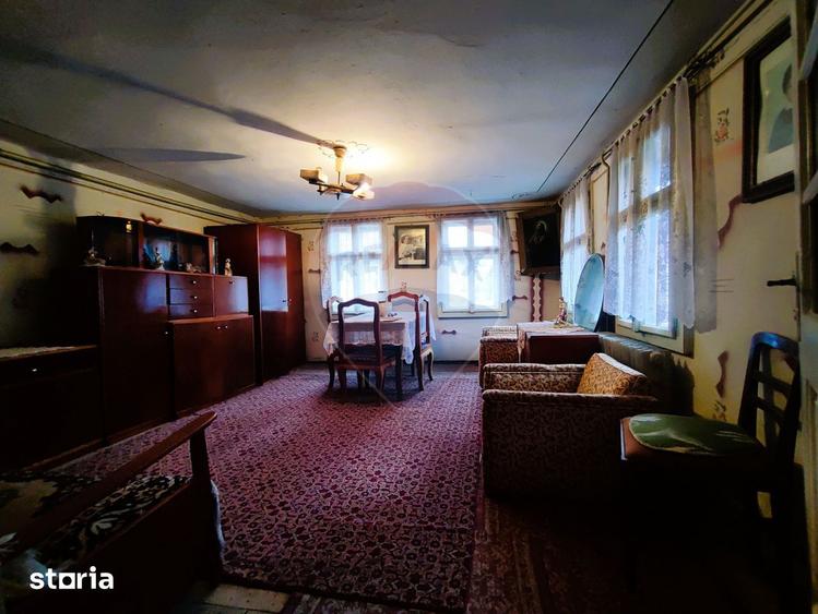 Casă cu 5 camere cu Teren 1002 Mp în Central