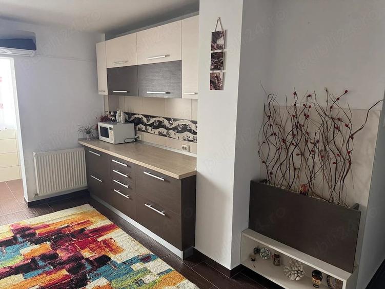 Apartament cu 3 camere decomandat în Nufărul