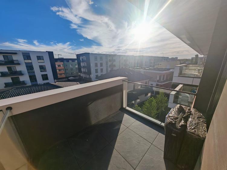 Apartament cu 3 camere decomandat în Sud