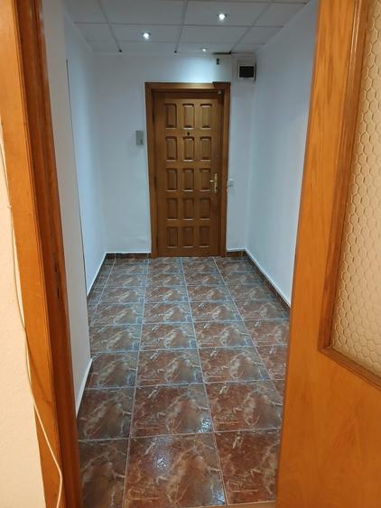 Apartament cu 3 camere decomandat în Astra